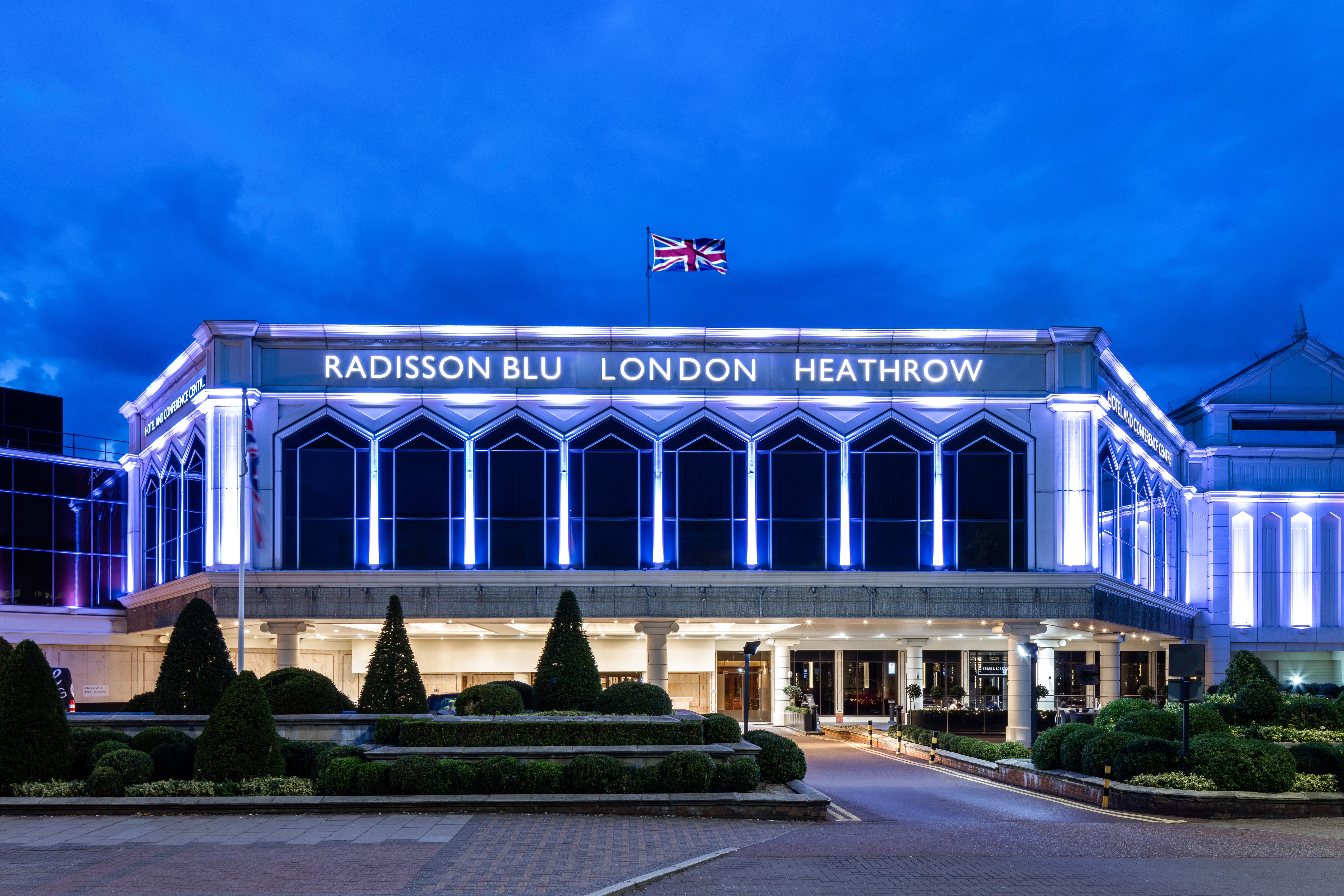 Radisson Blu London Heathrow Exterior